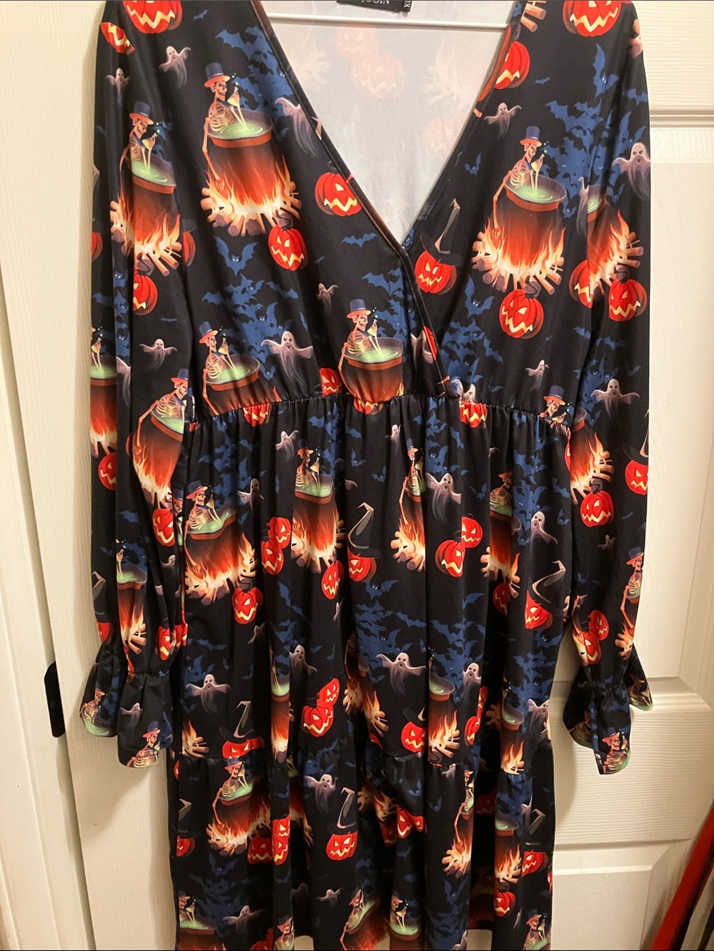 Womens Halloween Midi Dress with Pumpkin & Cauldron Print - Black